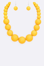 Load image into Gallery viewer, Resin Large Bead Necklace Set
